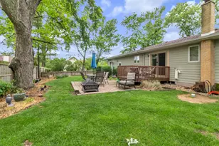 8784 W Oakwood Dr, Saint John, IN 46373 - Photo 28
