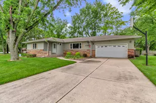 8784 W Oakwood Dr, Saint John, IN 46373 - Photo 1