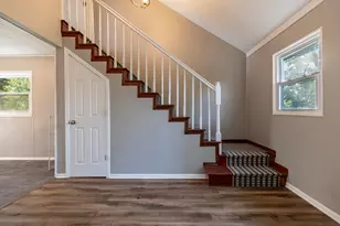1147 W 62nd Ave, Merrillville, IN 46410 - Photo 6
