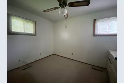 8200 Rosewood Court, Highland, IN 46322 - Photo 6