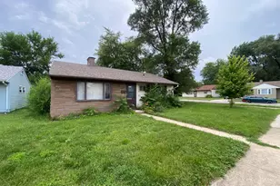 8200 Rosewood Ct, Highland, IN 46322 - Photo 2