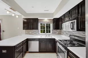 911 Penny Ct, Hobart, IN 46342 - Photo 8