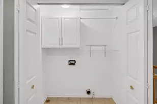 911 Penny Ct, Hobart, IN 46342 - Photo 10