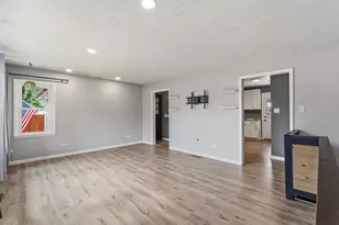 2426 Andrew Dr, Dyer, IN 46311 - Photo 4