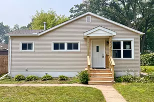 444 S Liberty Pl, Hobart, IN 46342 - Photo 1