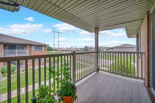 9810 Wildwood Cir, Munster, IN 46321 - Photo 16