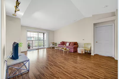 9810 Wildwood Circle #2c, Munster, IN 46321 - Photo 2