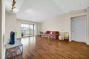 9810 Wildwood Cir, Munster, IN 46321 - Photo 2
