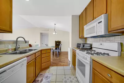 9810 Wildwood Circle #2c, Munster, IN 46321 - Photo 8