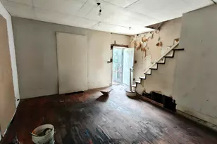 216 Ellsworth St, Gary, IN 46404 - Photo 6