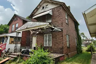 216 Ellsworth St, Gary, IN 46404 - Photo 2