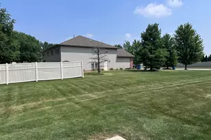 9783 Hart St, Saint John, IN 46373 - Photo 8