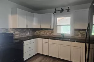 8416 E Lindstrom Ln, New Carlisle, IN 46552 - Photo 16