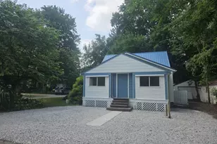 8416 E Lindstrom Ln, New Carlisle, IN 46552 - Photo 2
