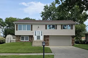 641 205th Pl, Dyer, IN 46311 - Photo 2