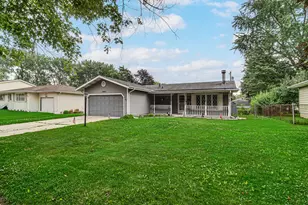 7463 Hendricks St, Merrillville, IN 46410 - Photo 2