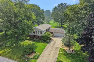 110 Fordwick Ln, Valparaiso, IN 46383 - Photo 2