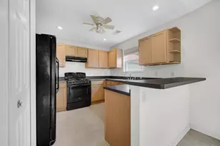 8220 Pointe Dr, Crown Point, IN 46307 - Photo 8