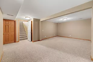 540 Sunflower Ln, Dyer, IN 46311 - Photo 16