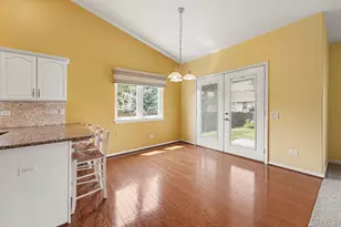 540 Sunflower Ln, Dyer, IN 46311 - Photo 4