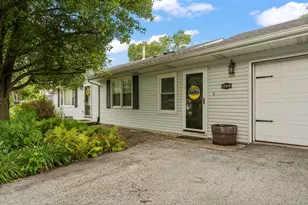 11119 Durbin St, Crown Point, IN 46307 - Photo 2