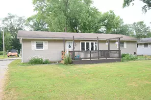 930 N Scott St, Rensselaer, IN 47978 - Photo 1