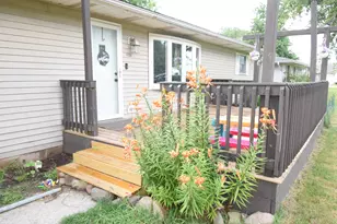 930 N Scott St, Rensselaer, IN 47978 - Photo 2