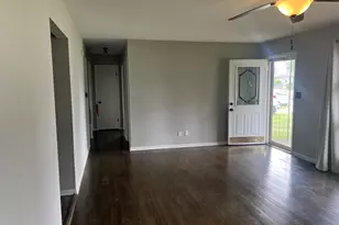 830 W 39th Ave, Hobart, IN 46342 - Photo 6