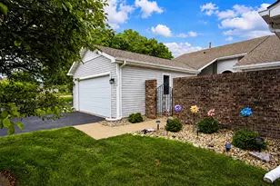 9935 Hunters Run, Saint John, IN 46373 - Photo 2