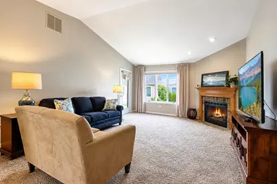 9935 Hunters Run, Saint John, IN 46373 - Photo 6