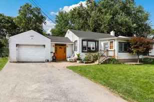 1212 Institute St, Valparaiso, IN 46383 - Photo 2
