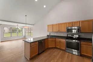10011 Wildwood Ln, Highland, IN 46322 - Photo 6