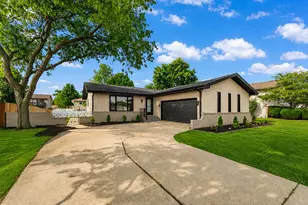 933 Hanover Ln, Dyer, IN 46311 - Photo 2