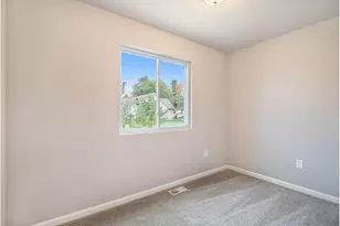126 Bellflower Dr, Michigan City, IN 46360 - Photo 10