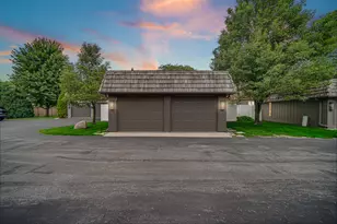 1330 Camellia Dr, Munster, IN 46321 - Photo 4