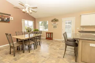 717 Sunflower Ln, Dyer, IN 46311 - Photo 6