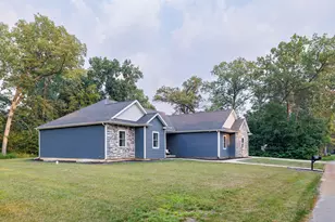 5811 W Fairway Dr, Rensselaer, IN 47978 - Photo 4