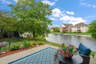 8090 Tuckaway Ct, Crown Point, IN 46307 - Photo 4