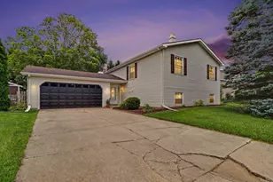 3707 Oak Grove Dr, Valparaiso, IN 46383 - Photo 4