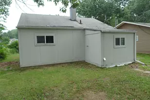 3192 Pulaski St, Hobart, IN 46342 - Photo 14