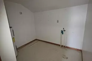 204 W 20th St, Marion, IN 46953 - Photo 16