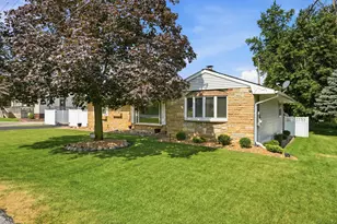 10624 Bailey St, Saint John, IN 46373 - Photo 4