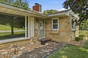 10624 Bailey St, Saint John, IN 46373 - Photo 2