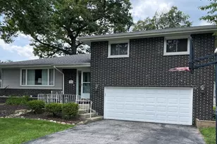 2134 W 3rd Pl, Hobart, IN 46342 - Photo 2