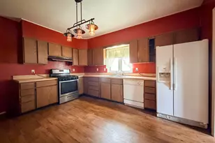 205 Clayton St, La Porte, IN 46350 - Photo 8
