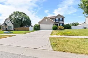 1405 E 112th Ave, Crown Point, IN 46307 - Photo 4