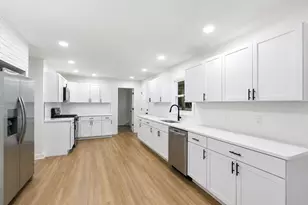 245 Pauline Dr, Valparaiso, IN 46385 - Photo 12