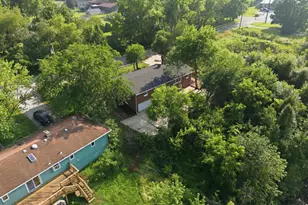 245 Pauline Dr, Valparaiso, IN 46385 - Photo 8