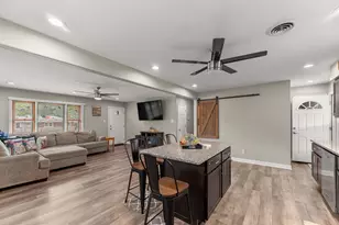 8538 Montfort Dr, Saint John, IN 46373 - Photo 4