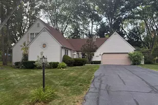 2054 Chippenanuck Ct, Valparaiso, IN 46385 - Photo 1